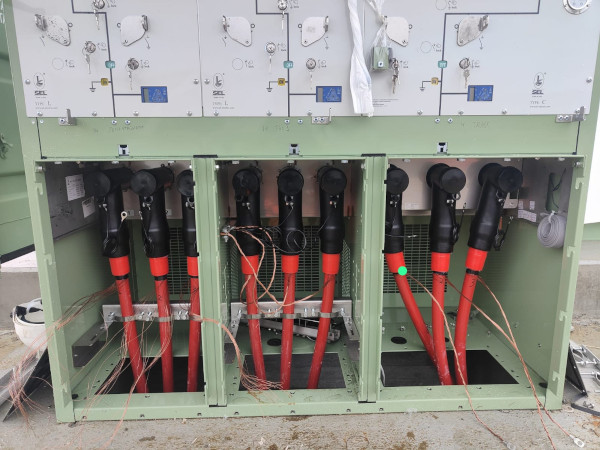 Esecuzione terminali sconnettibili MT su quadro SF6
