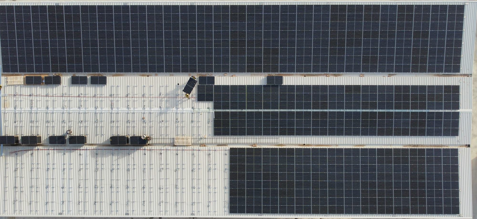 installazione pannelli fotovoltaici vista dall'alto